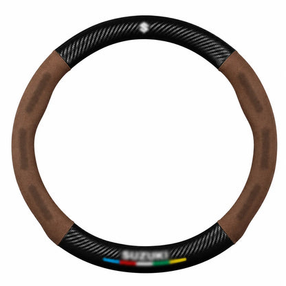 Cubre volante deportivo - Ajuste universal • Con logo de marca • Acabados con fibra de carbono y gamuza