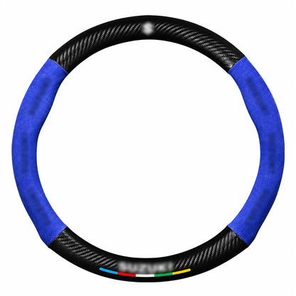 Cubre volante deportivo - Ajuste universal • Con logo de marca • Acabados con fibra de carbono y gamuza